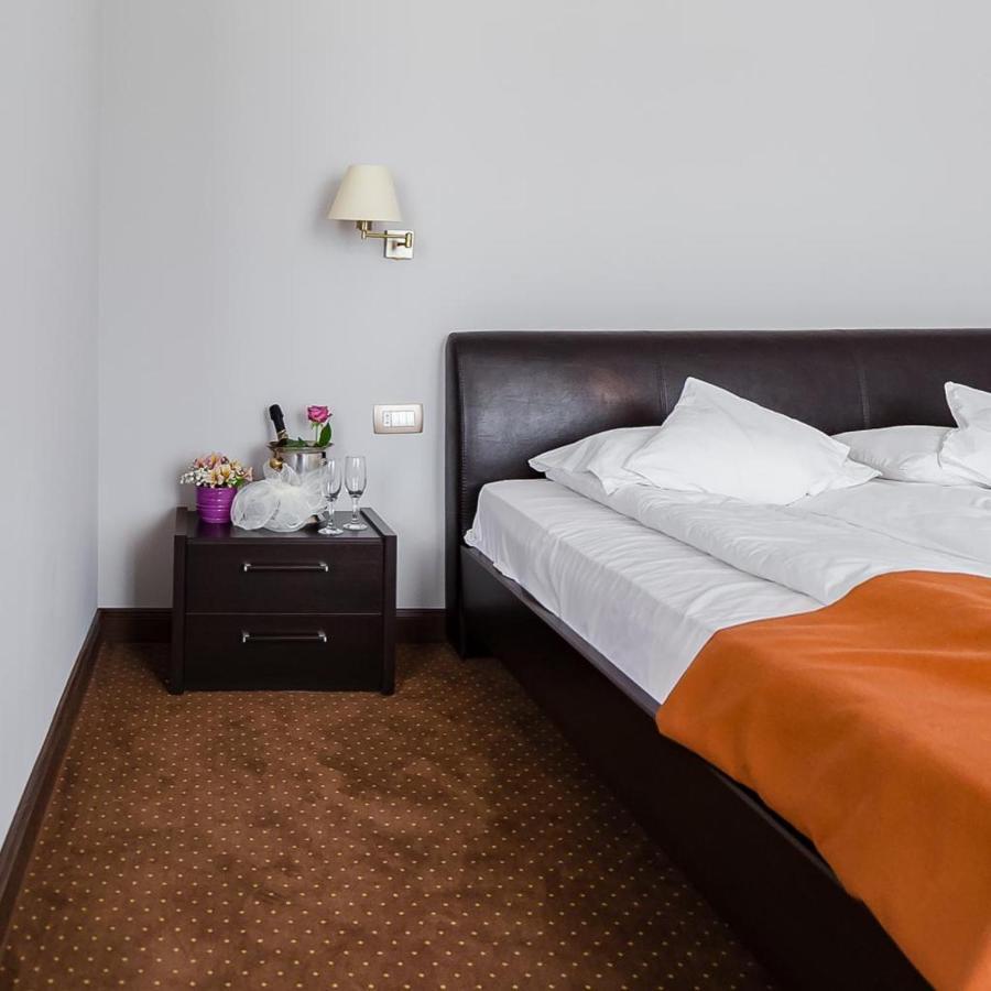 Hotel Opal Zalau Ngoại thất bức ảnh