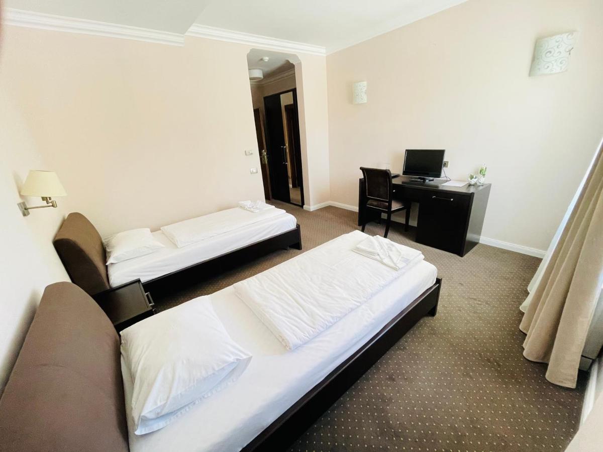 Hotel Opal Zalau Ngoại thất bức ảnh