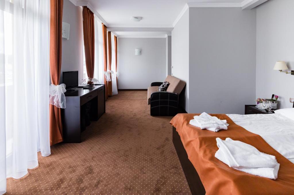 Hotel Opal Zalau Ngoại thất bức ảnh