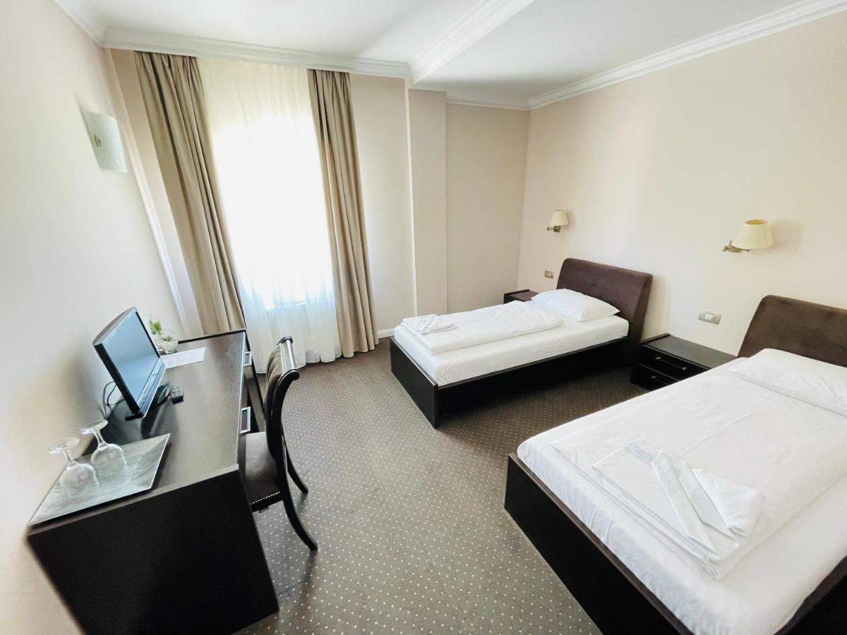Hotel Opal Zalau Ngoại thất bức ảnh
